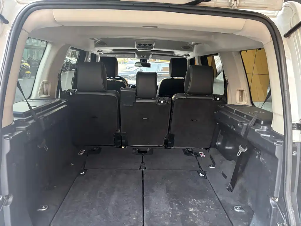 Land Rover Discovery 2013 — фото 18