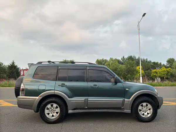 Mitsubishi Pajero 2008