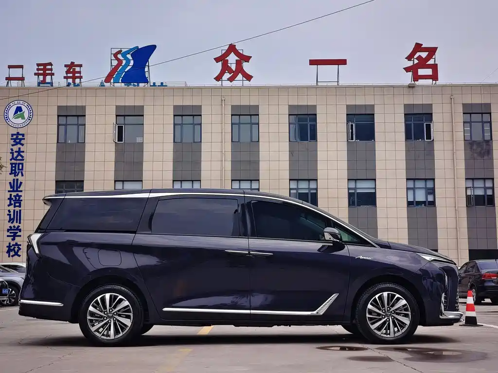 Buick GL8 Hybrid 2025 — фото 4