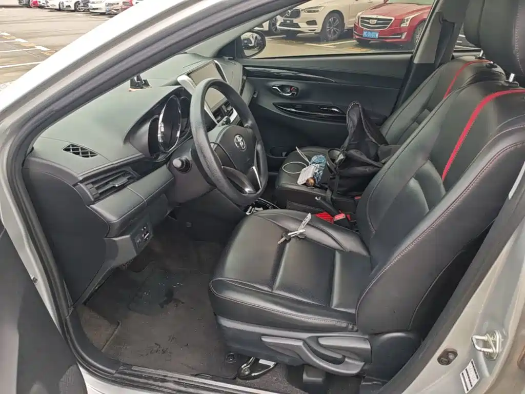 Toyota Yaris L 2020 — фото 15