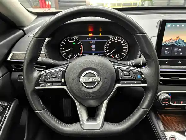Nissan Teana 2022