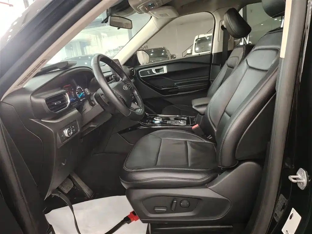 Ford Explorer 2020 — фото 15