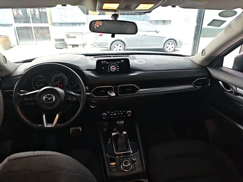 Mazda CX-5 2018 — фото 10