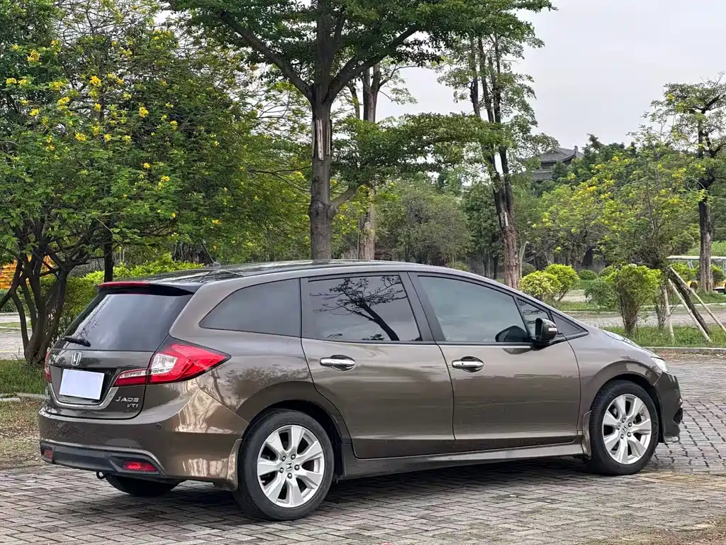 Honda Jade 2015 — фото 8
