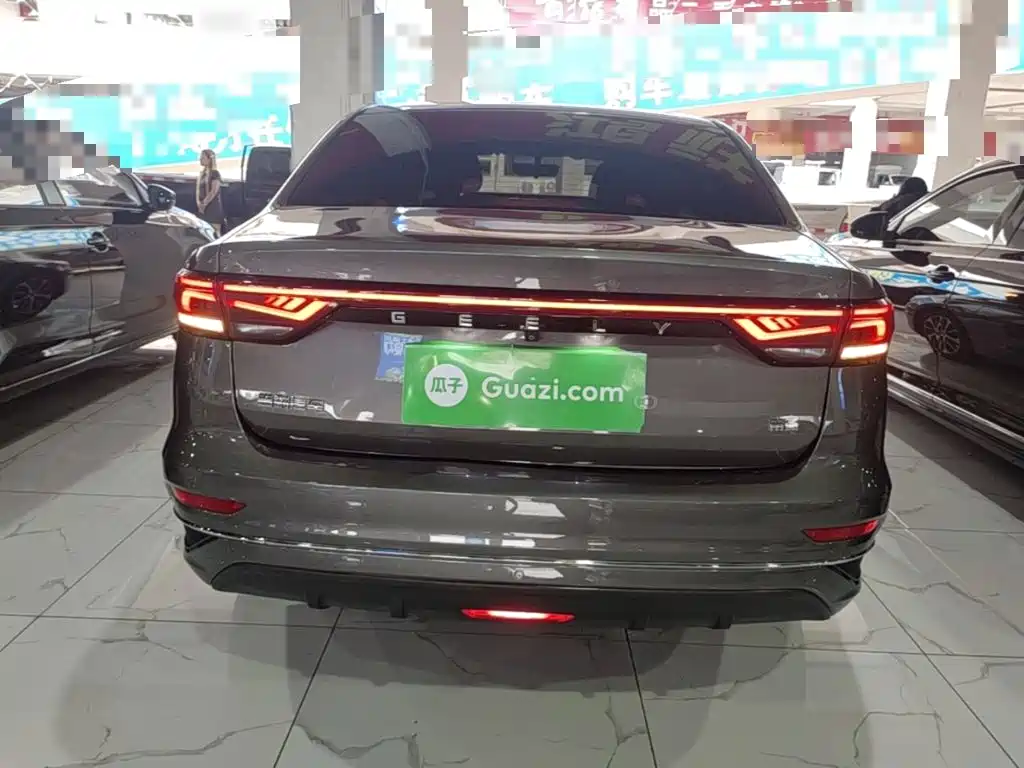 Geely Emgrand 2021