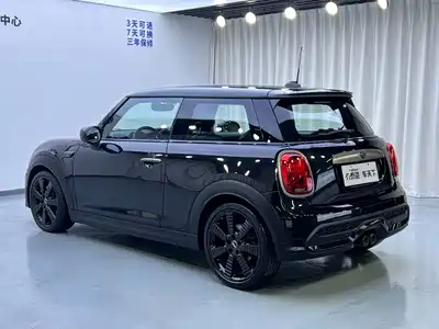 MINI MINI 2023