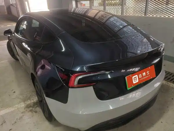 Tesla Model 3 2024