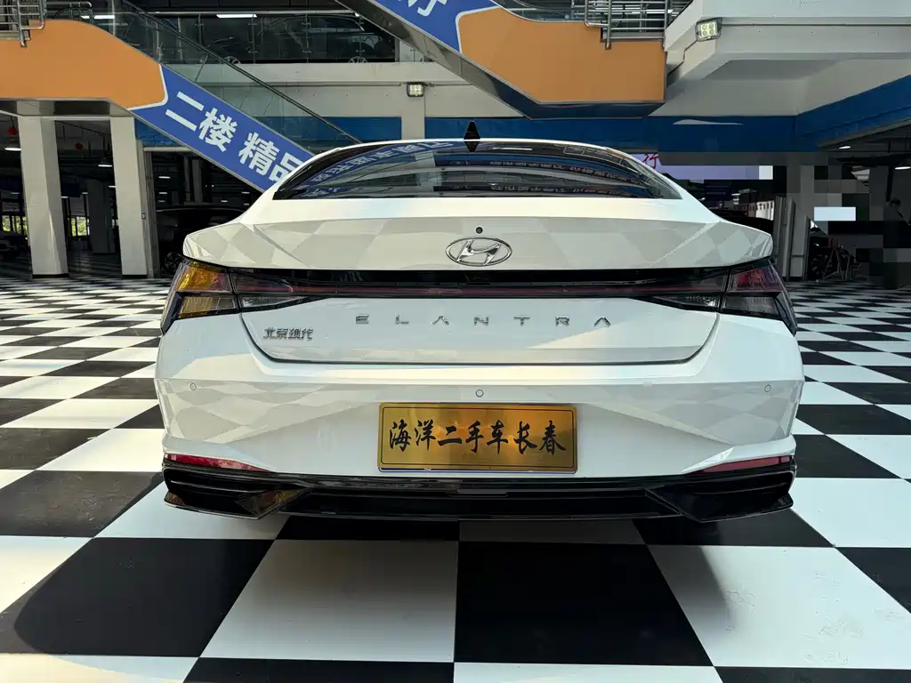 Hyundai Elantra 2022