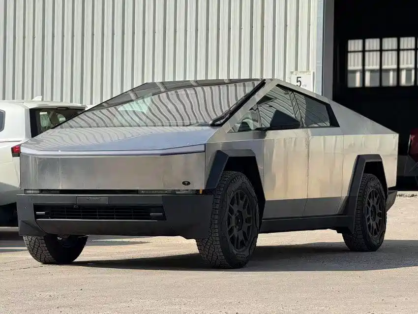 Tesla — фото 1