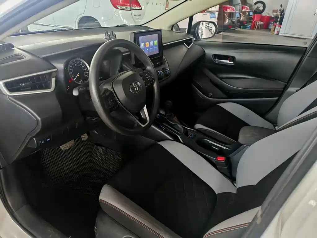 Toyota Corolla 2023 — фото 11