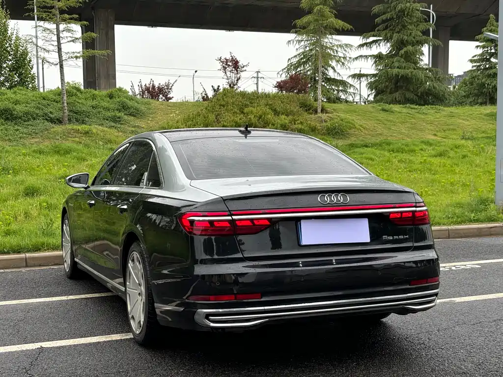 Audi A8 2023 — фото 7