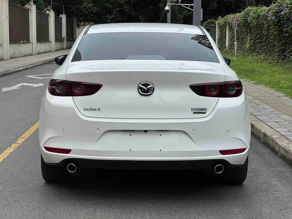Mazda 3 Axela 2025 — фото 10