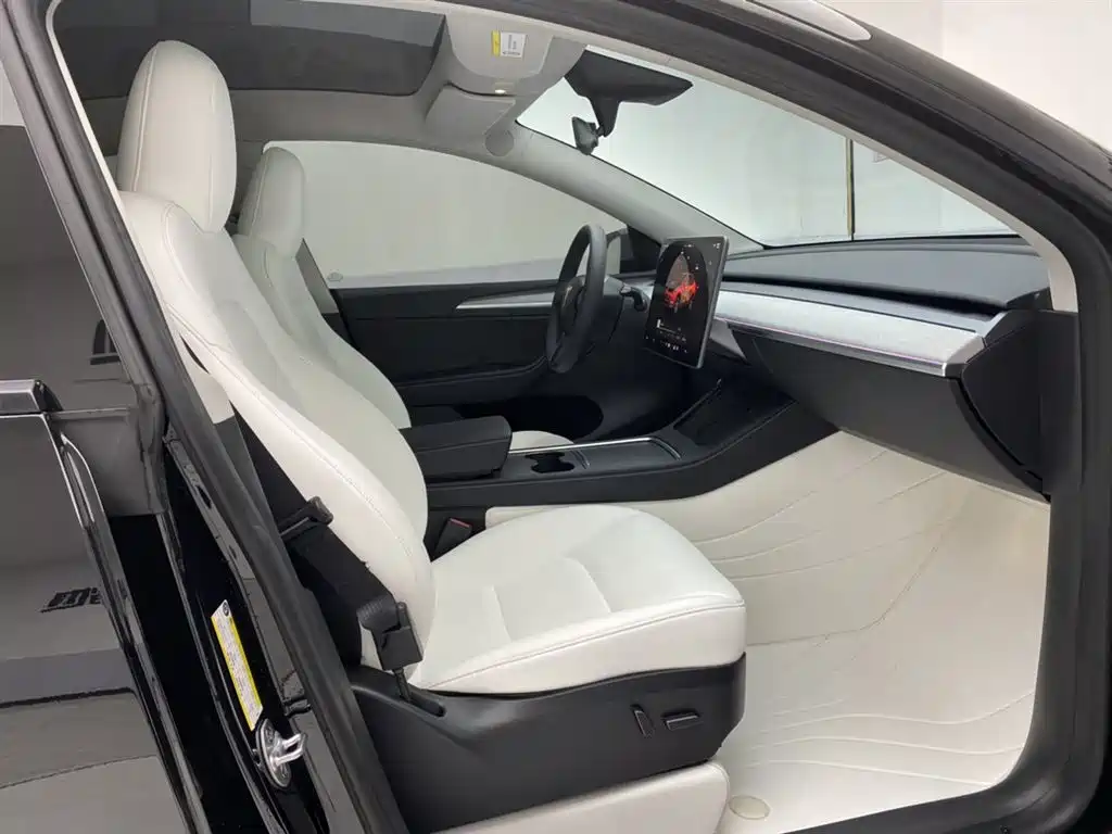 Tesla Model Y 2023 — фото 15