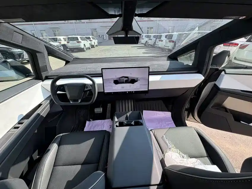 Tesla — фото 4