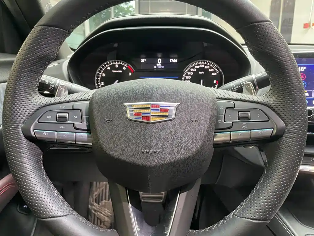 Cadillac CT4 2023 — фото 11