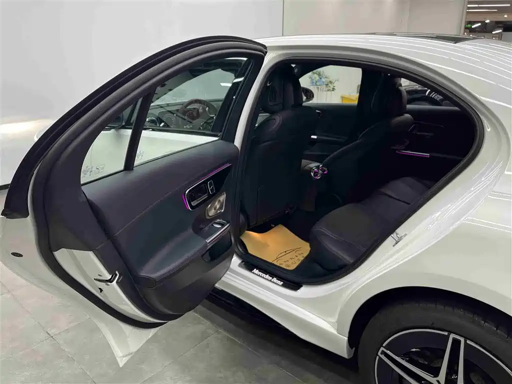 Mercedes-Benz C-Class 2024 — фото 14