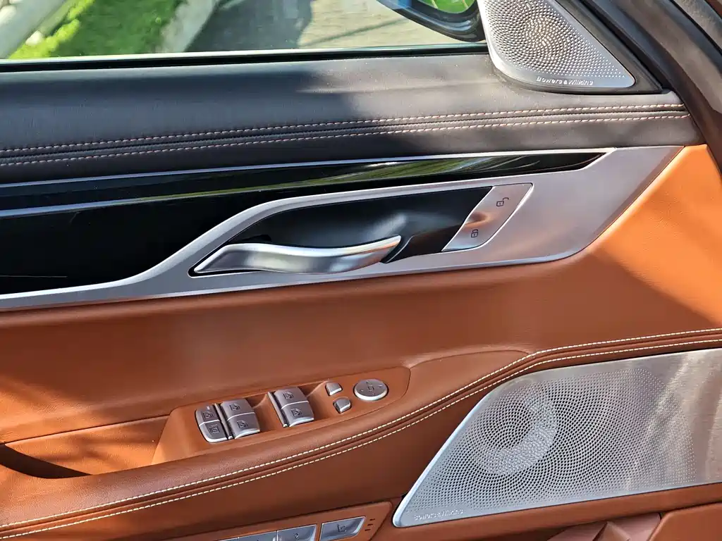 BMW 7 Series 2016 — фото 30