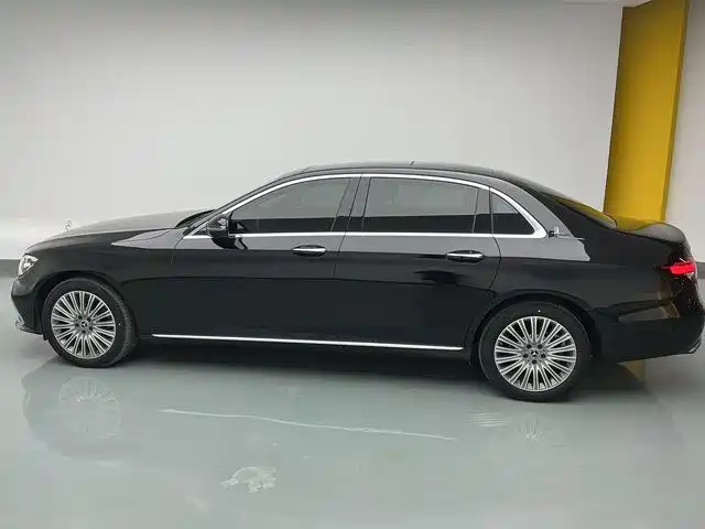 Mercedes-Benz E-Class 2022 — фото 15