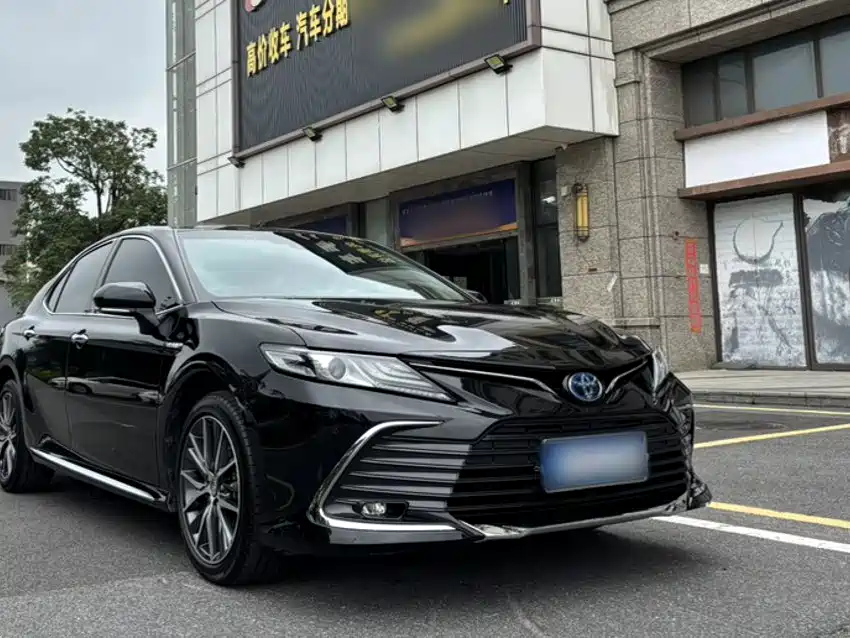 Toyota Camry 2024 — фото 19