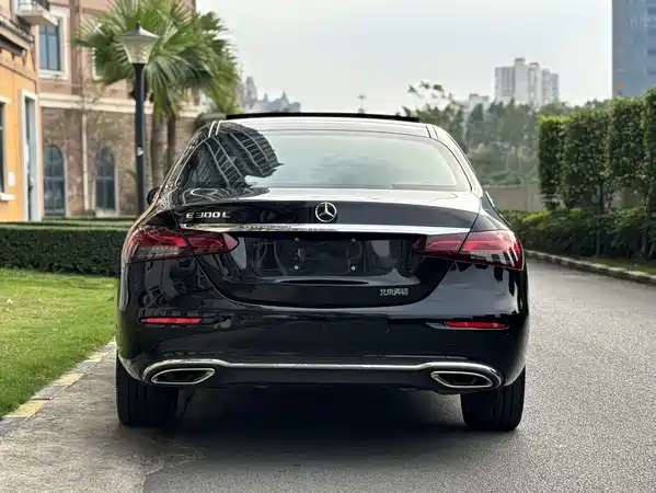 Mercedes-Benz E-Class 2022