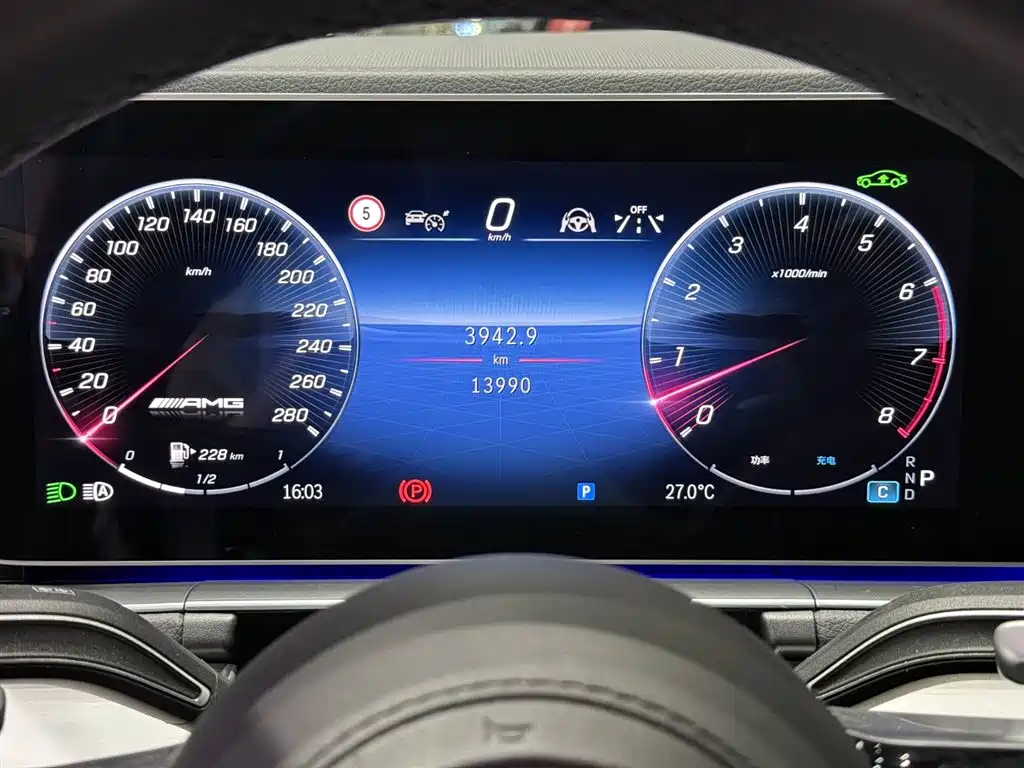 Mercedes-Benz GLE AMG 2024 — фото 13