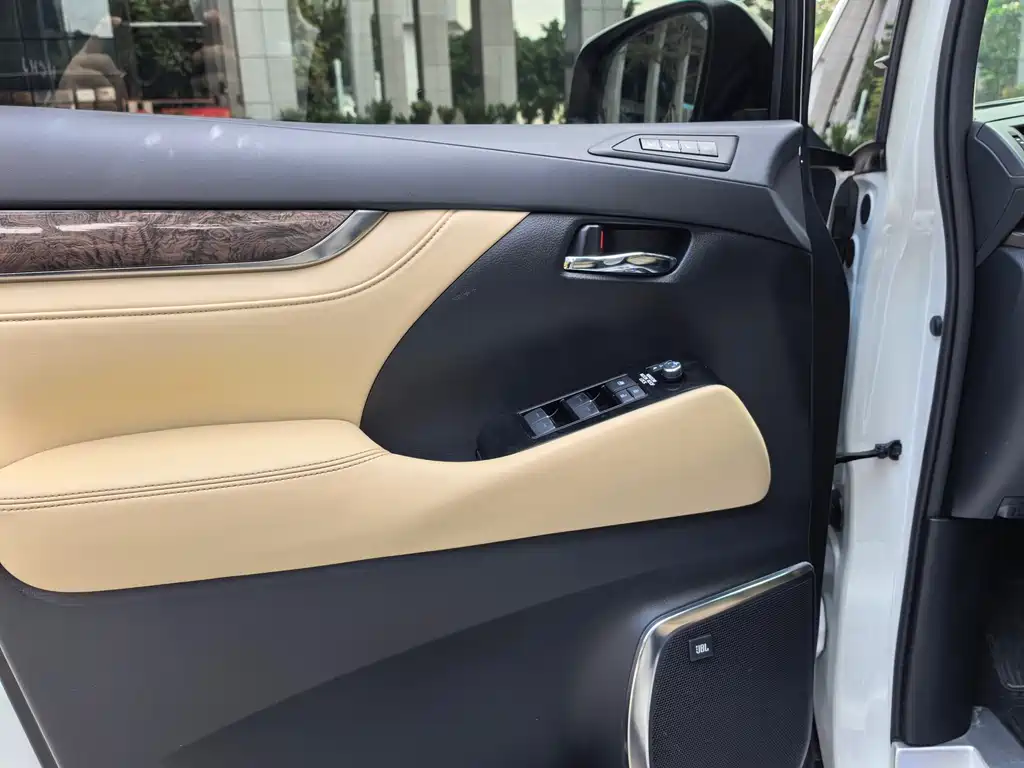 Toyota Alphard 2021 — фото 12