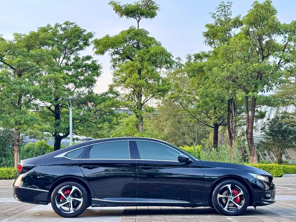 Honda Accord 2019 — фото 24