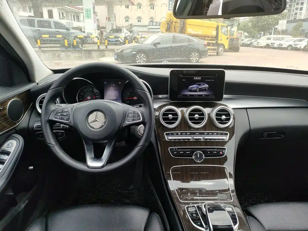 Mercedes-Benz C-Class 2017 — фото 10