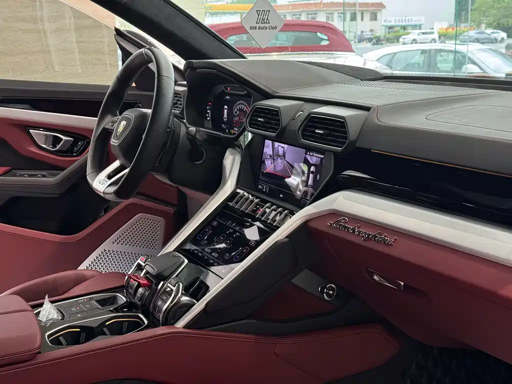 Lamborghini Urus 2018 — фото 14