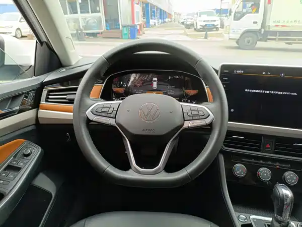 Volkswagen Bora 2023