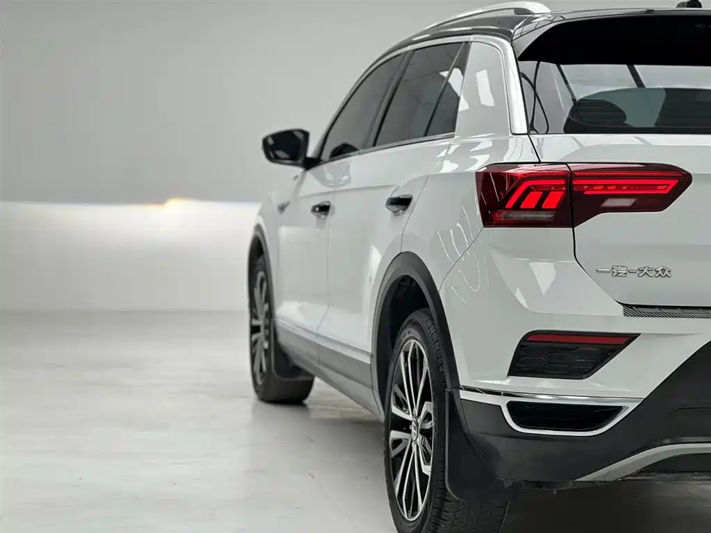 Volkswagen T-Roc 2022 — фото 9
