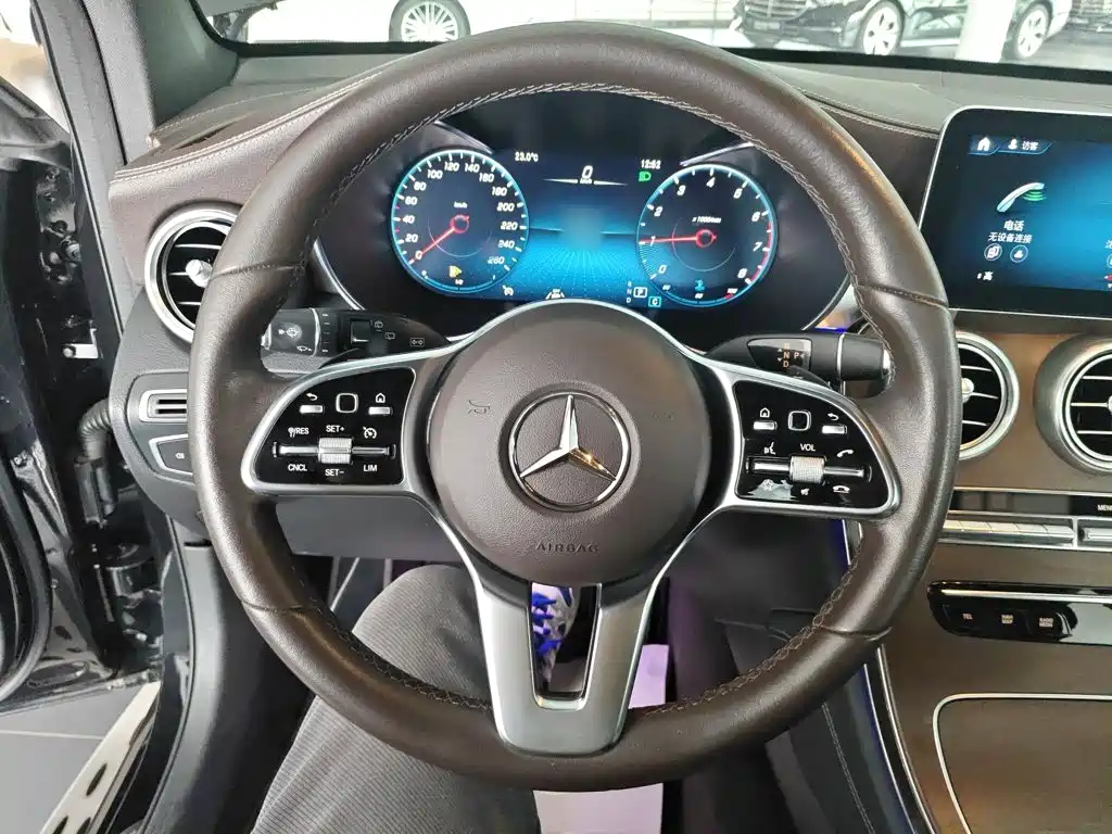 Mercedes-Benz GLC 2019 — фото 11