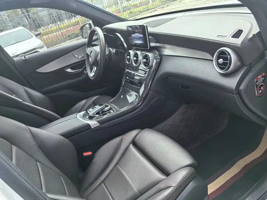 Mercedes-Benz GLC 2019 — фото 16