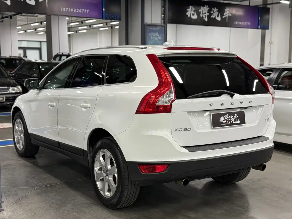 Volvo XC60 2012 — фото 6