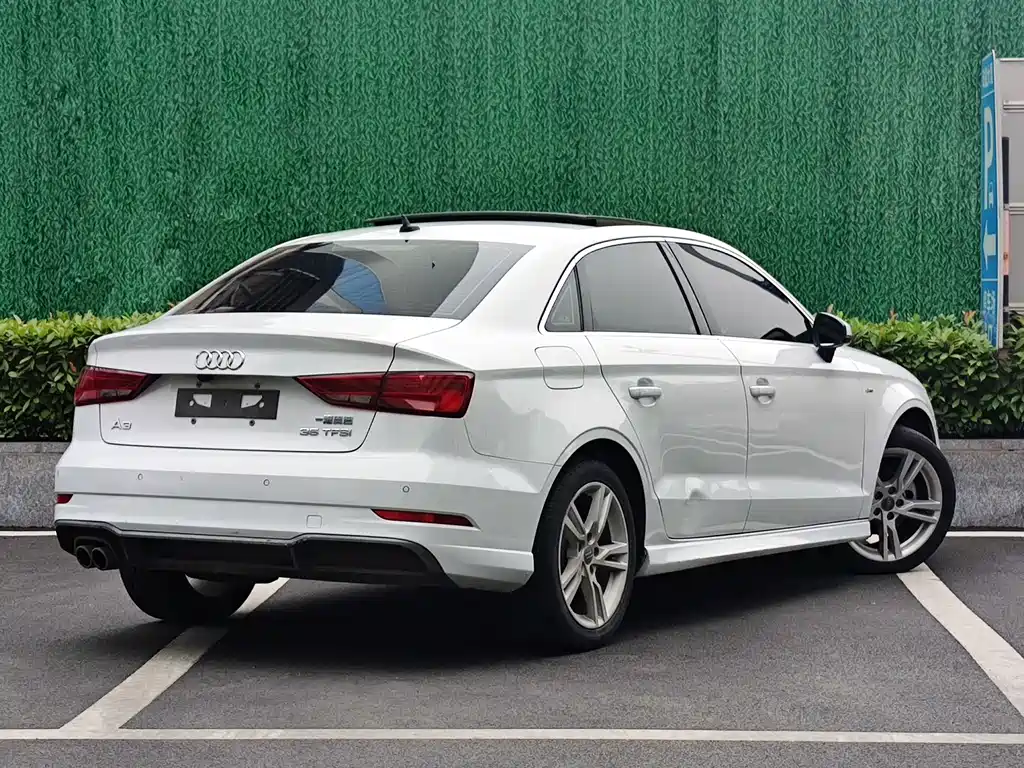 Audi A3 2019 — фото 8