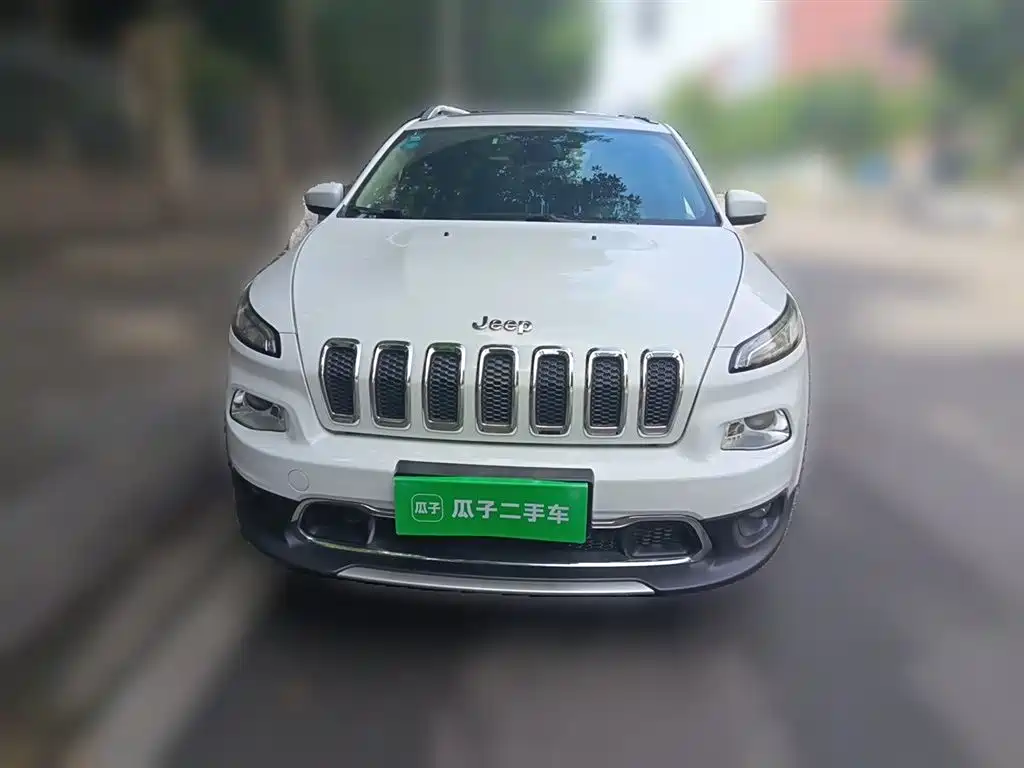 Jeep Cherokee 2018 — фото 24