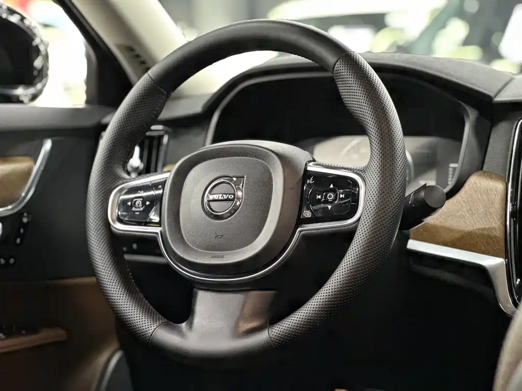 Volvo S90 2019 — фото 19