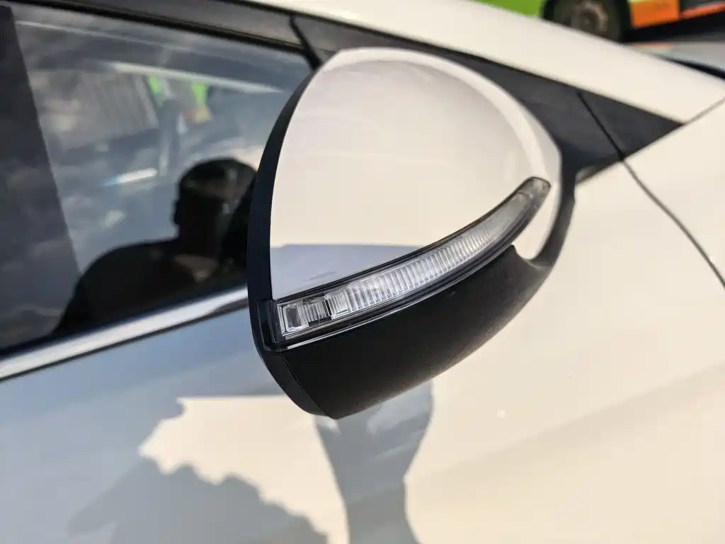Hyundai Elantra 2019 — фото 16