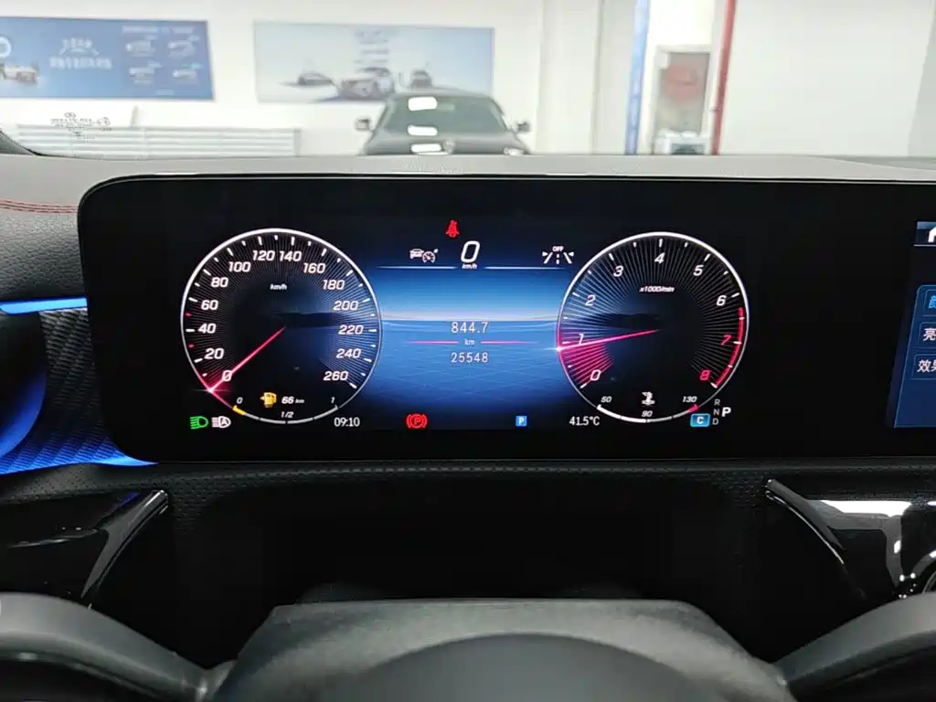 Mercedes-Benz A-Class 2023 — фото 18