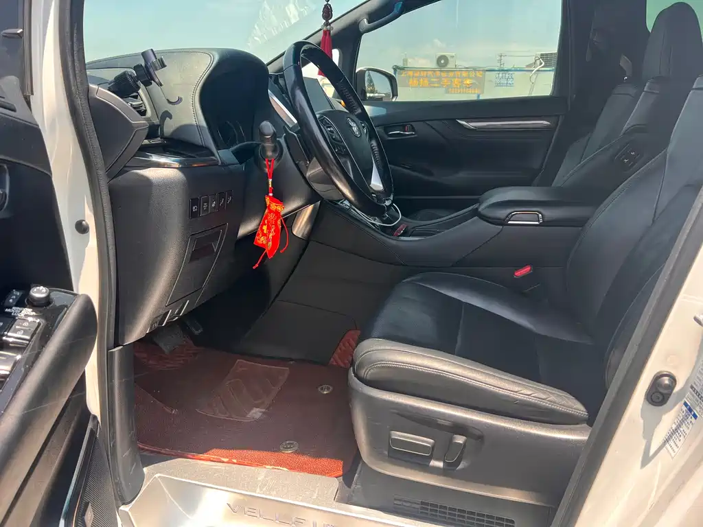 Toyota Vellfire 2022 — фото 9