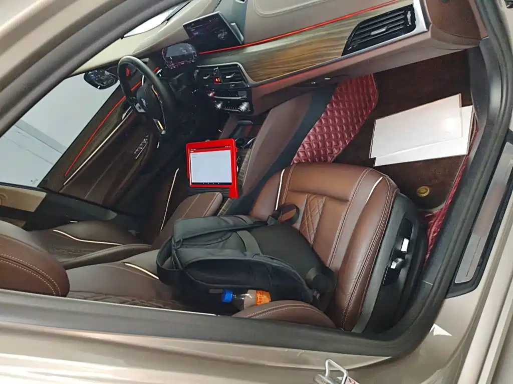 BMW 5 Series New Energy 2020 — фото 20
