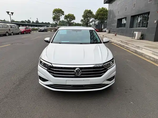Volkswagen Sagitar 2020