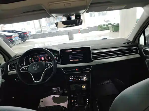 Volkswagen Tiguan L 2022