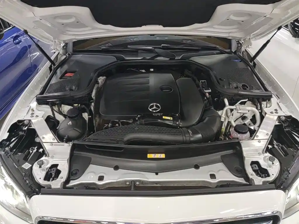 Mercedes-Benz E-Class 2020 — фото 20