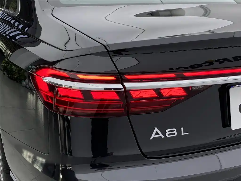 Audi A8 2023 — фото 35