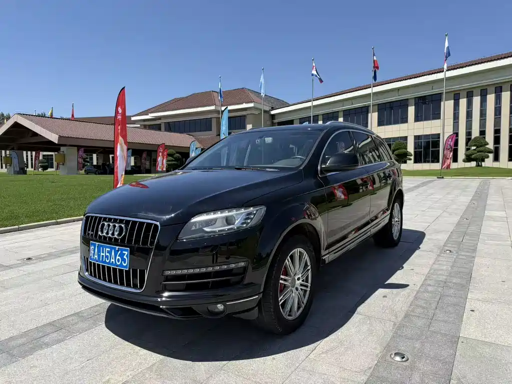 Audi Q7 2011 — фото 1