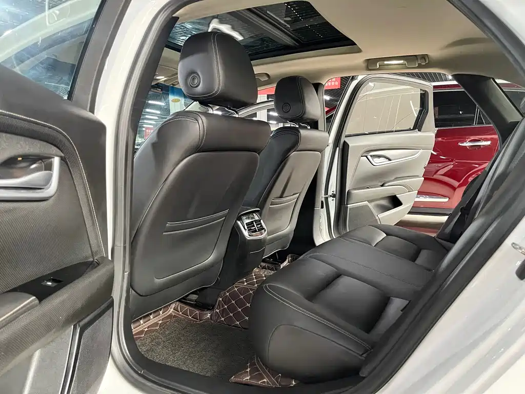 Cadillac XTS 2019 — фото 10