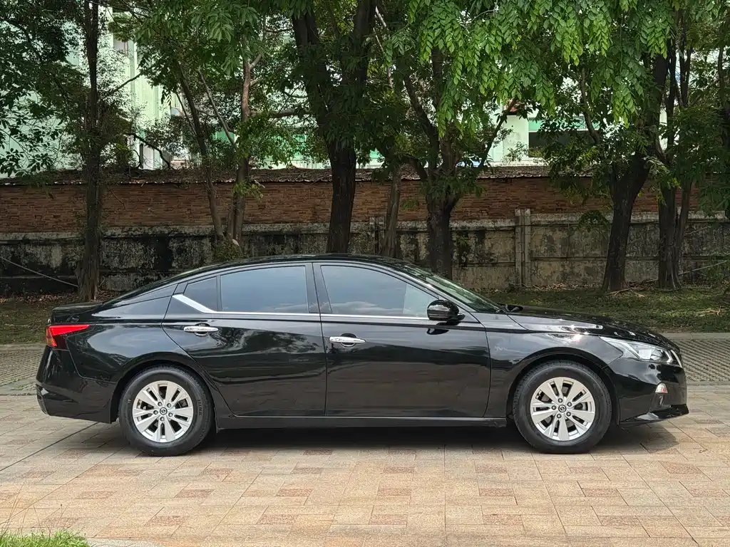 Nissan Teana 2022 — фото 10