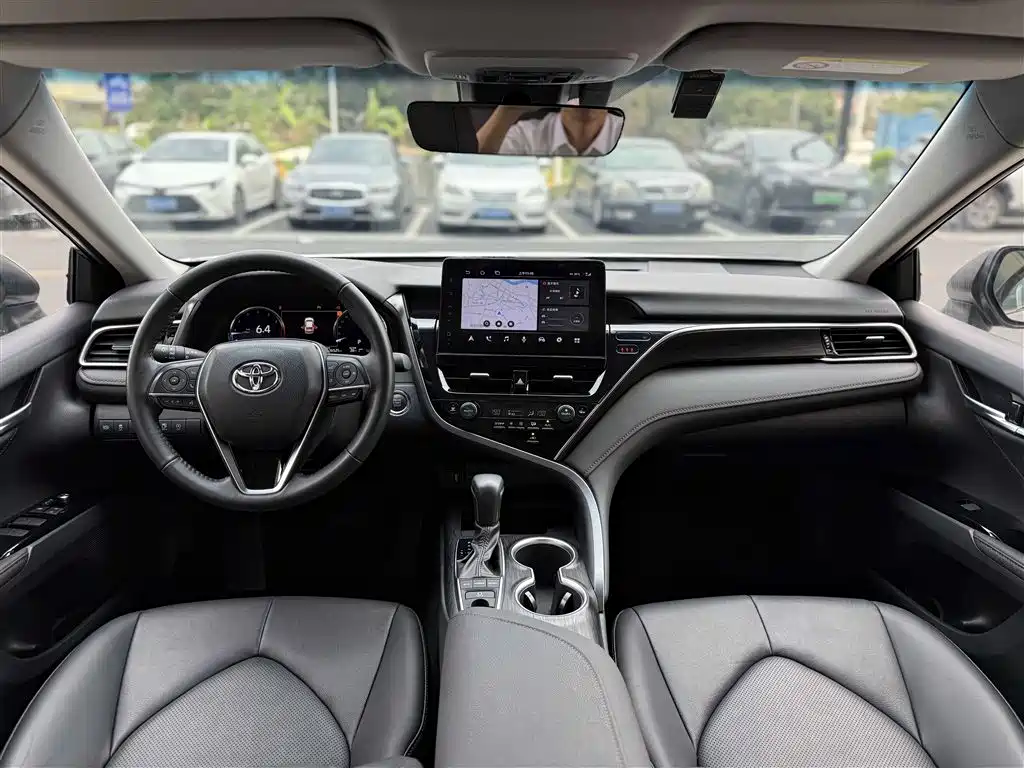 Toyota Camry 2024 — фото 21