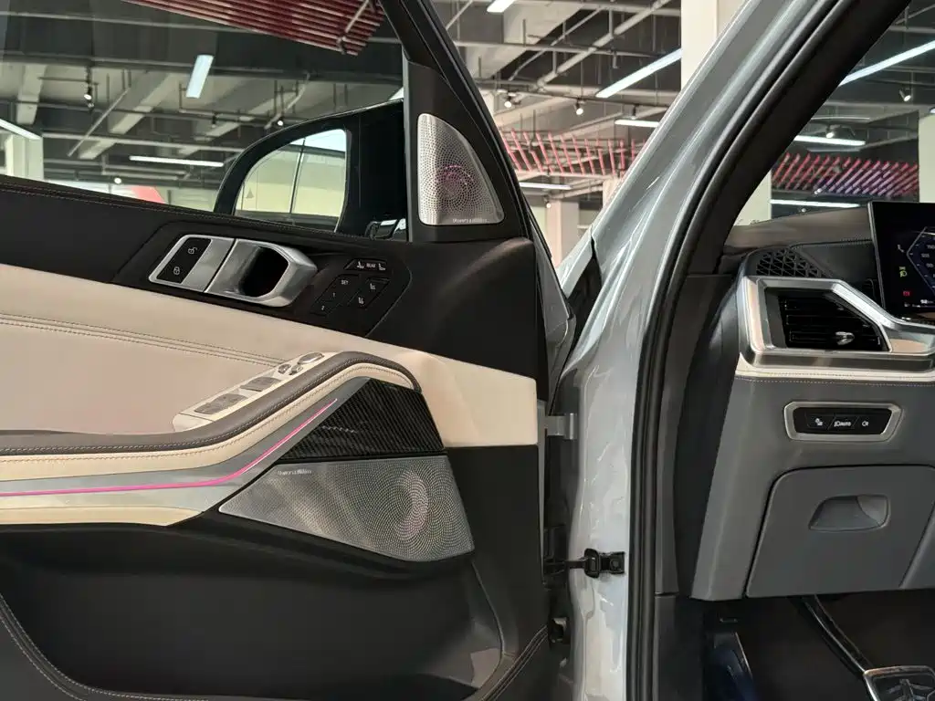 BMW X7 M60i 2023 — фото 14